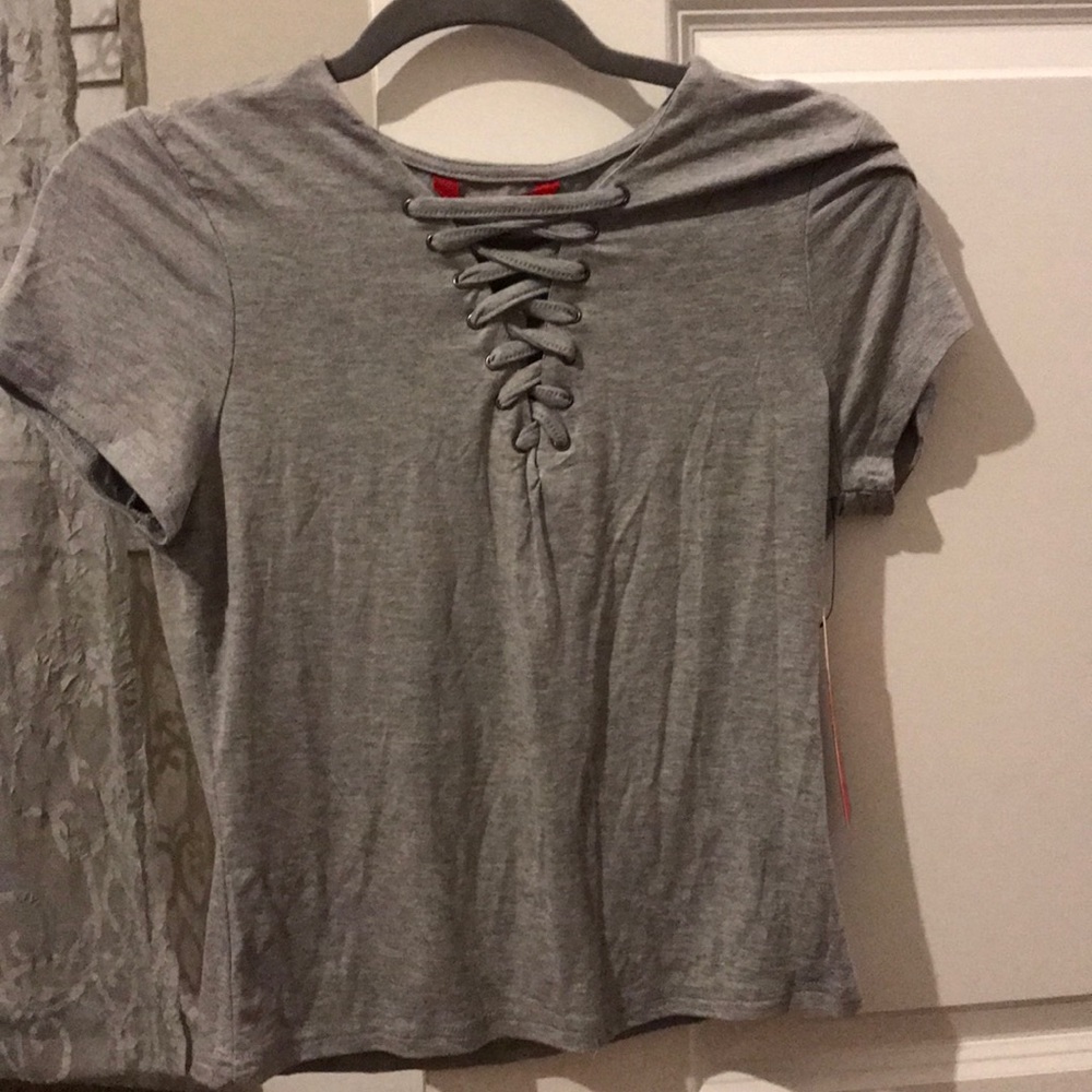NWT- SIZE LARGE LACE UP GRAY T-SHIRT